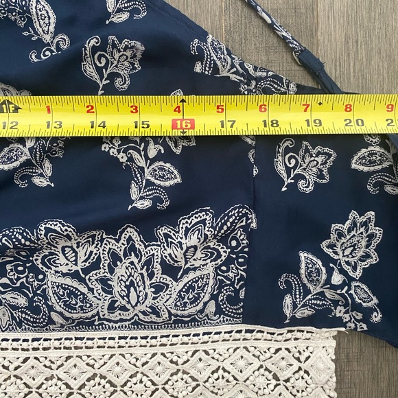 Like New Abercrombie & Fitch Tie Back Top - Picture 7 of 8